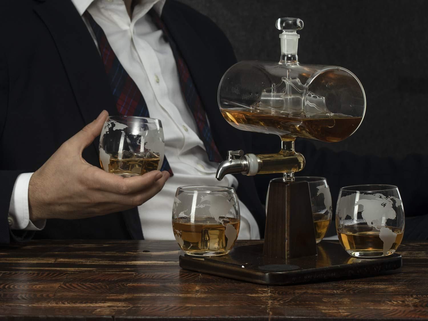 5pcs Set Creative Antique Boat Shape Decanter Red Wine Whiskey Glass Decanter 1 Bracket 1 Decanter 4 Cup Combination Set